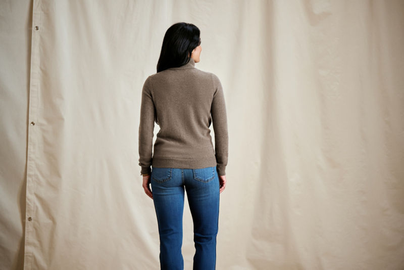 Classic Cashmere Turtleneck - MUSHROOM HEATHER image number 5