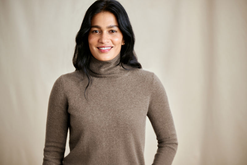 Classic Cashmere Turtleneck - MUSHROOM HEATHER image number 1
