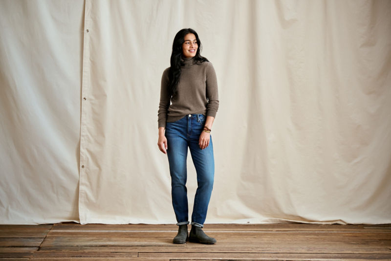 Classic Cashmere Turtleneck - MUSHROOM HEATHER image number 3
