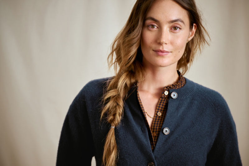 Boiled Cashmere Cardigan - DARK NAVY image number 1