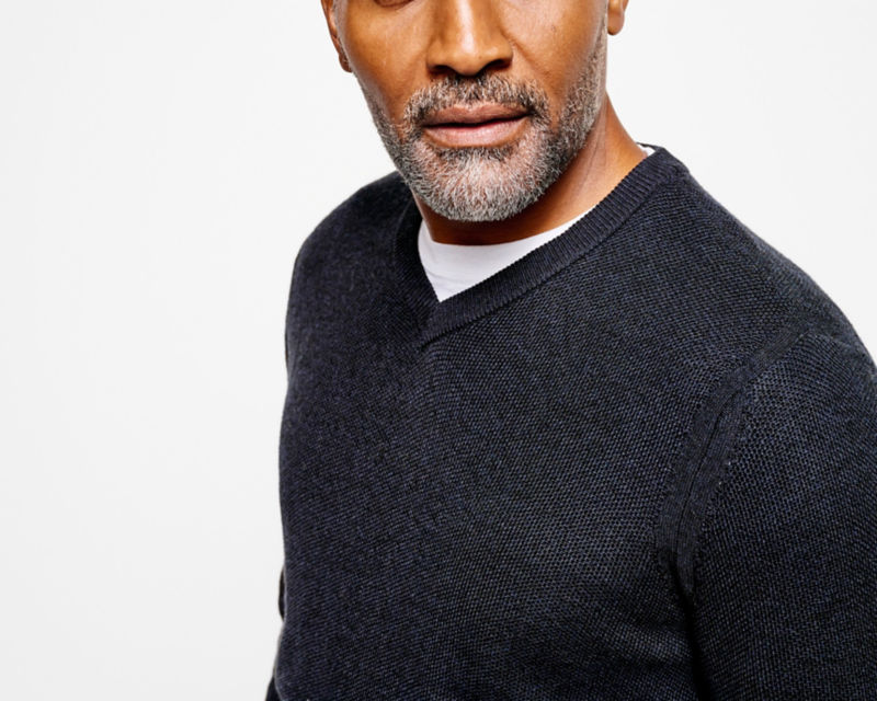 Merino Piqu&eacute; V-Neck Sweater - TRUE NAVY image number 5