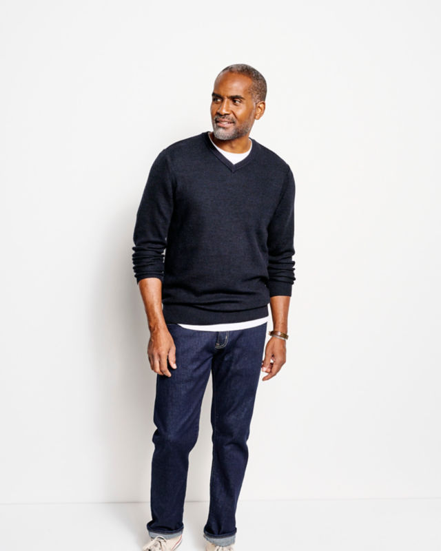 Merino Piqu&eacute; V-Neck Sweater - TRUE NAVY image number 4