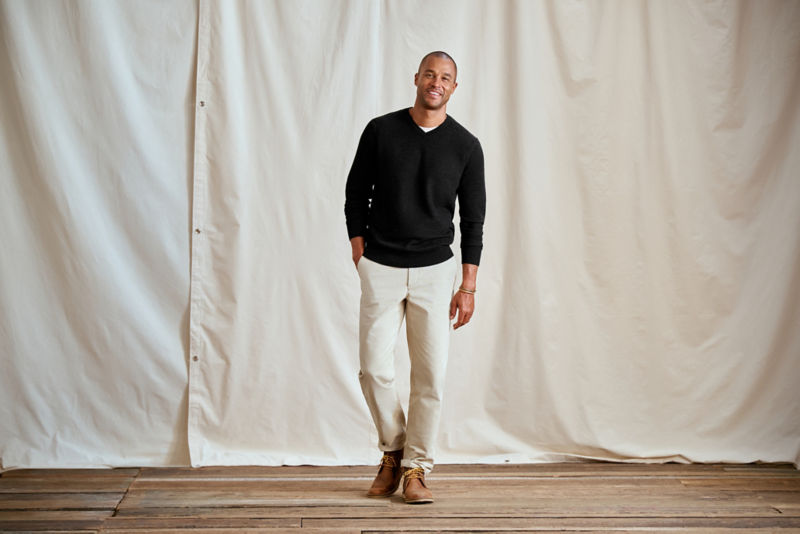 Merino Piqu&eacute; V-Neck Sweater - CHARCOAL HEATHER image number 2