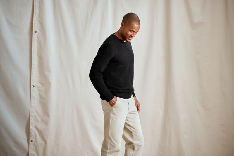Merino Piqu&eacute; V-Neck Sweater - CHARCOAL HEATHER image number 3