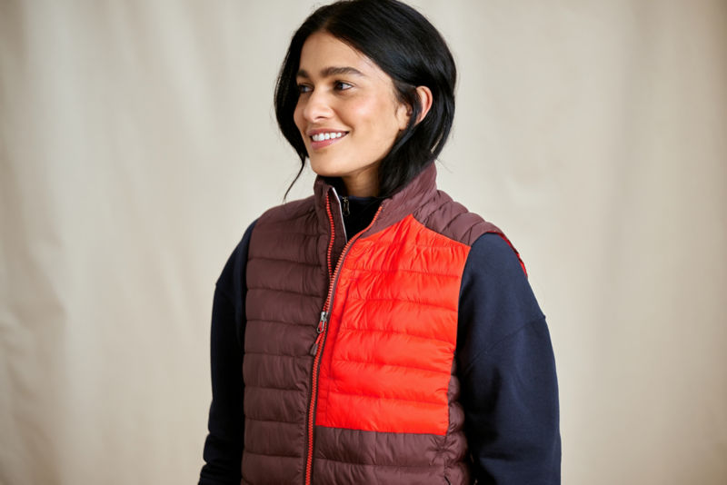 Women&rsquo;s Drift Vest - RAISIN/POPPY image number 1