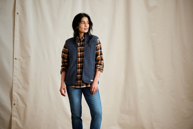 R65&trade; Sweater Fleece Vest - TRUE NAVY