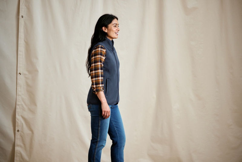 R65&trade; Sweater Fleece Vest - TRUE NAVY image number 3