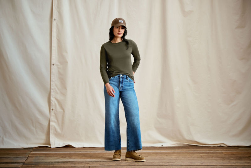 Perfect Long-Sleeve Crew - IVY image number 2