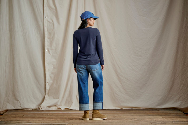 Perfect Long-Sleeve Crew - TRUE NAVY image number 2