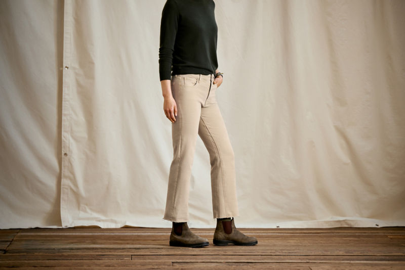 Kut from the Kloth&reg; Kelsey Cropped Flare Jeans - BISCUIT - EXCLUSIVE image number 4