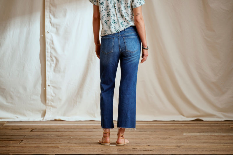 Kut from the Kloth&reg; Kelsey Cropped Flare Jeans - ROYAL image number 3