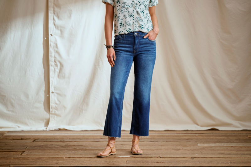 Kut from the Kloth&reg; Kelsey Cropped Flare Jeans - ROYAL image number 0