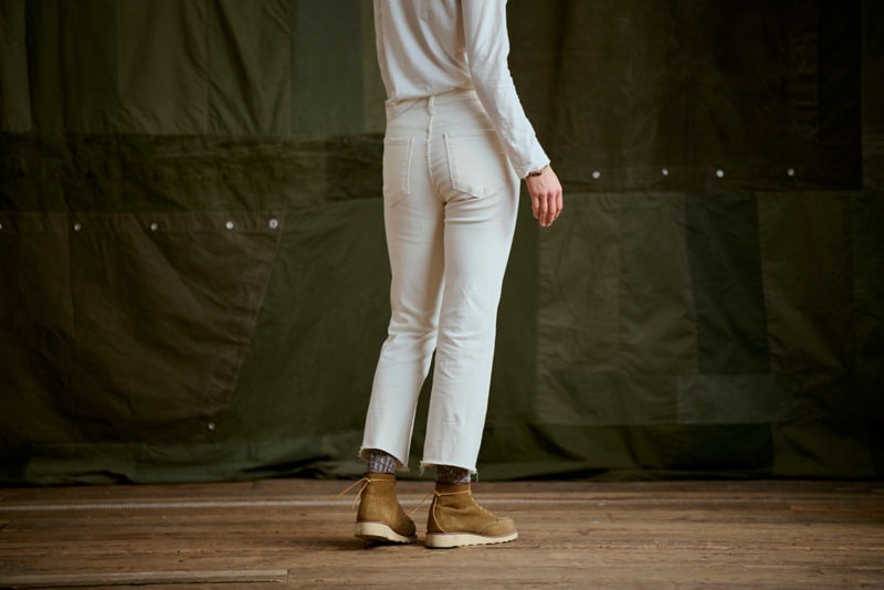 Kut from the Kloth&reg; Kelsey Cropped Flare Jeans - ECRU image number 2