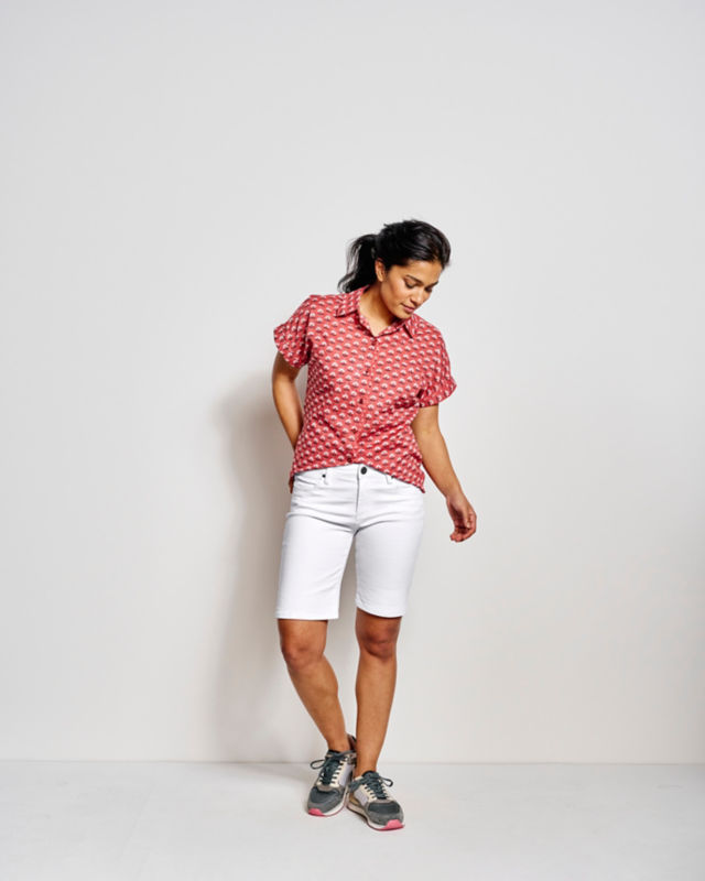 Kut from the Kloth&reg; Catherine Boyfriend Shorts 7" - WHITE MIDRISE image number 4