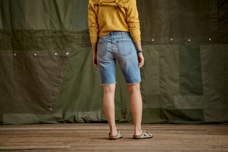 Kut from the Kloth&reg; Natalie Bermuda 10" Shorts - FEROCIOUS image number 2