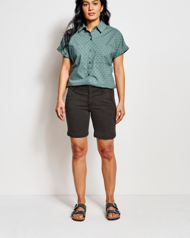 Kut from the Kloth&reg; Stretch Twill Catherine Boyfriend 7" Shorts - BLACK