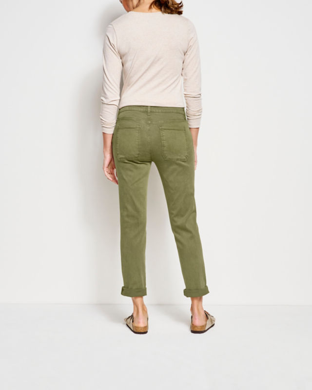 Kut from the Kloth&reg; Stretch Twill Catherine Boyfriend Ankle&mdash;Exclusive - LODEN image number 3