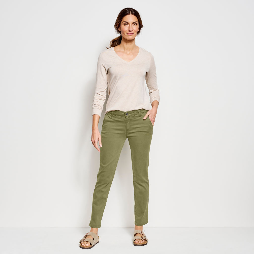 Kut from the Kloth® Stretch Twill Catherine Boyfriend Ankle—Exclusive - LODEN image number 0