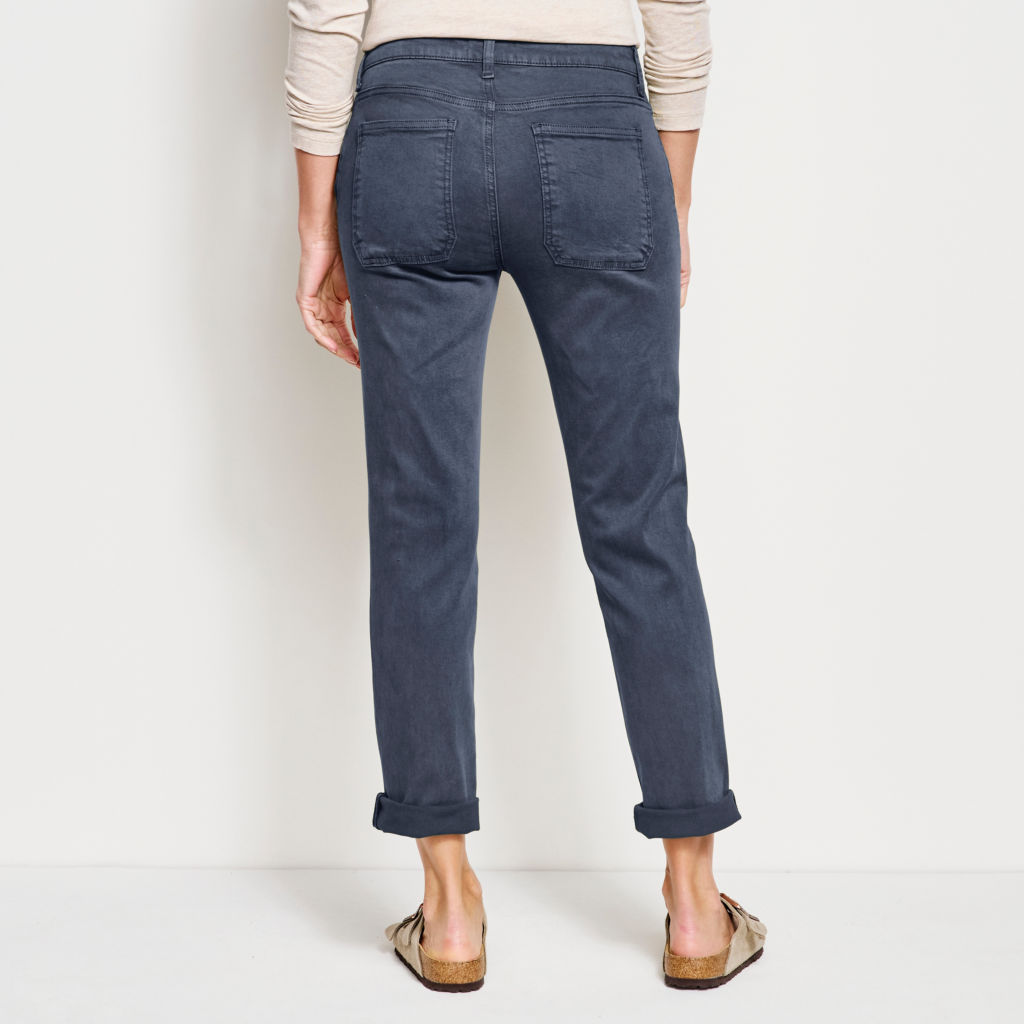 Kut from the Kloth® Stretch Twill Catherine Boyfriend Ankle—Exclusive - CARBON image number 3