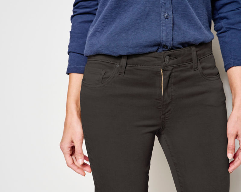 Kut from the Kloth&reg; Amy Stretch Twill Cropped Chinos - BLACK image number 4