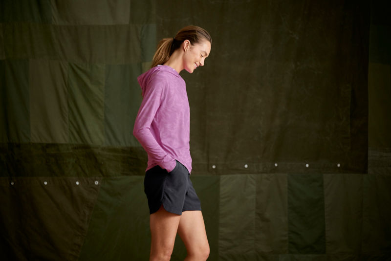 Women's Sun Defense Hoodie - LILAC STITCH LEAF image number 2