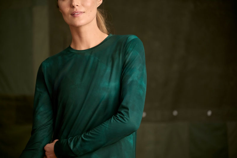 Women&rsquo;s Sun Defense Long-Sleeve Pullover - CYAN STORM image number 1