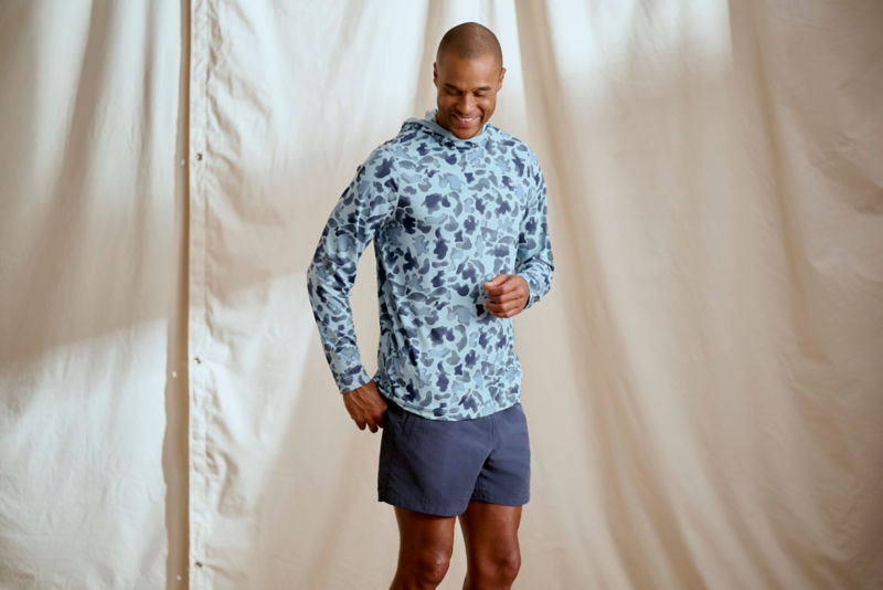 Men's Sun Defense Hoodie - BLUE WATERCOLOR CAMO image number 3