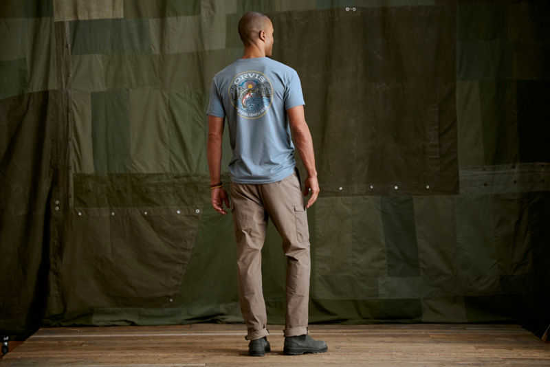 Men's 1856 Stretch Poplin Regular Fit Cargo Pants - MUSHROOM image number 1