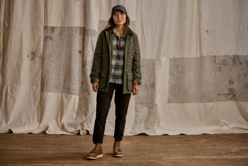 Women&rsquo;s Barbour&reg; Beadnell Polarquilt Jacket - OLIVE image number 5