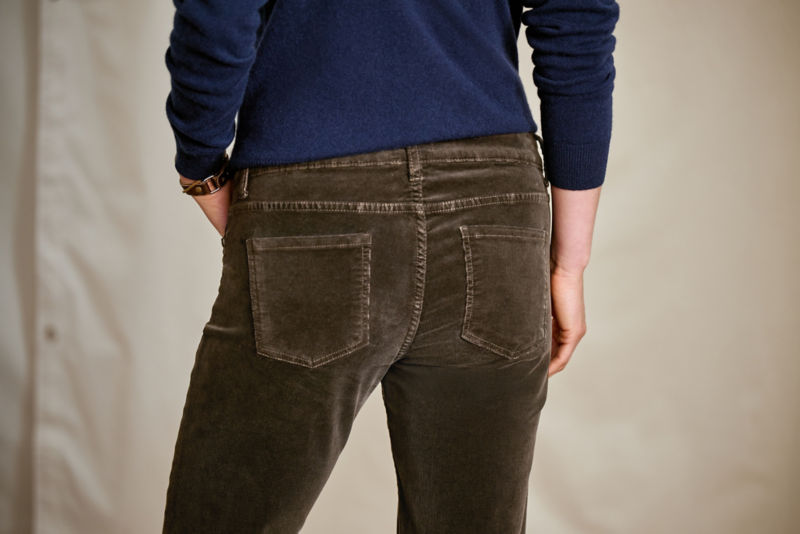 Kut from the Kloth&reg; Catherine Mid-Rise Boyfriend Cords - ESPRESSO - EXCLUSIVE image number 2