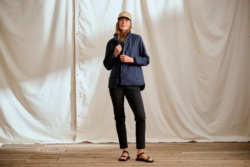 Women&rsquo;s Outbound Pack & Go Jacket - TRUE NAVY image number 4