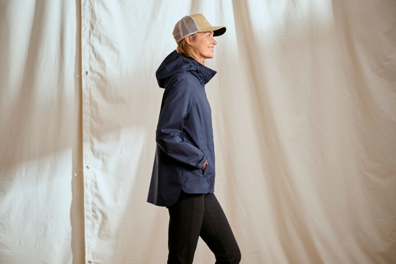 Women&rsquo;s Outbound Pack & Go Jacket - TRUE NAVY image number 2