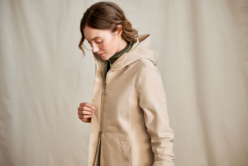 Women&rsquo;s Outbound Pack & Go Waterproof Parka - TRUE NAVY image number 3