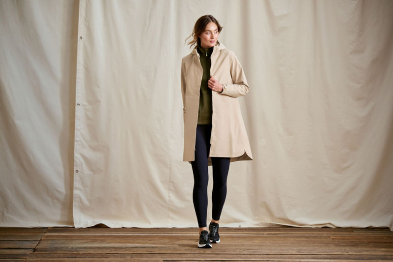 Women&rsquo;s Outbound Pack & Go Waterproof Parka - SHIITAKE