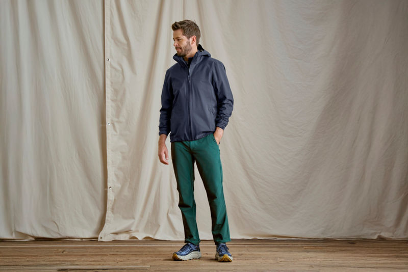 Men&rsquo;s Ultralight Storm 2.5L Jacket - BLACK image number 1