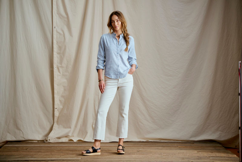 Performance Linen Long-Sleeve Shirt - PEACOCK image number 1