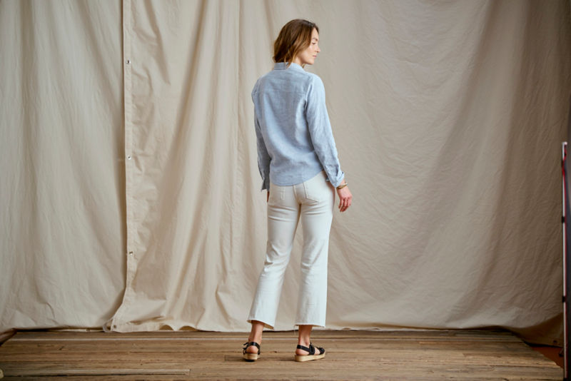 Performance Linen Long-Sleeve Shirt - PEACOCK image number 4