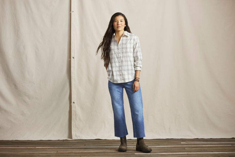 Women&rsquo;s River Guide Long-Sleeve Shirt - SNOW/DARK NAVY TATTERSAL image number 6