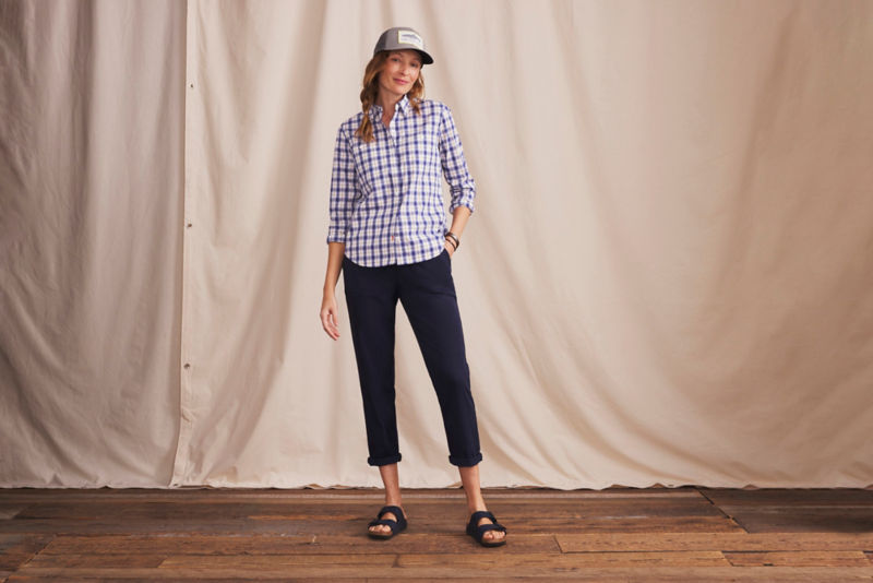 Women&rsquo;s River Guide Long-Sleeve Shirt - PEWTER BLUE GINGHAM image number 1