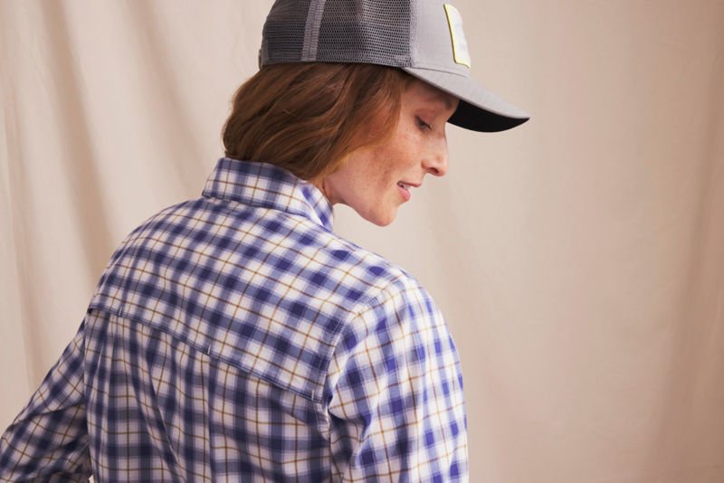 Women&rsquo;s River Guide Long-Sleeve Shirt - PEWTER BLUE GINGHAM image number 3