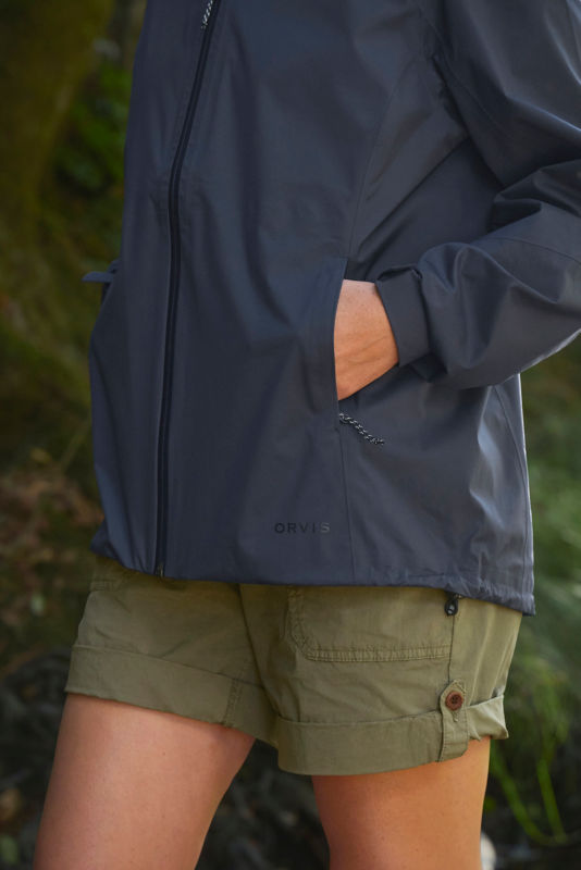 Women&rsquo;s Ultralight Storm 2.5L Jacket - TRUE NAVY image number 3