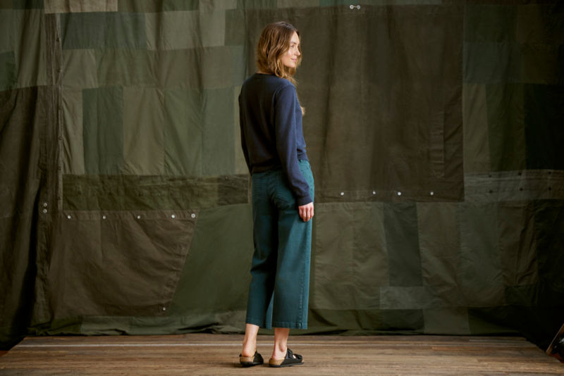 Featherweight Cashmere Cardigan - TRUE NAVY image number 3