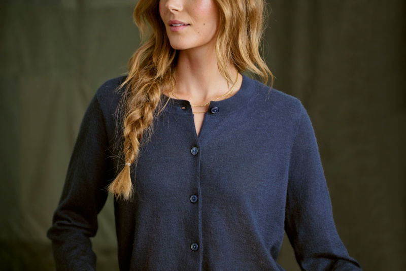 Featherweight Cashmere Cardigan - TRUE NAVY image number 1