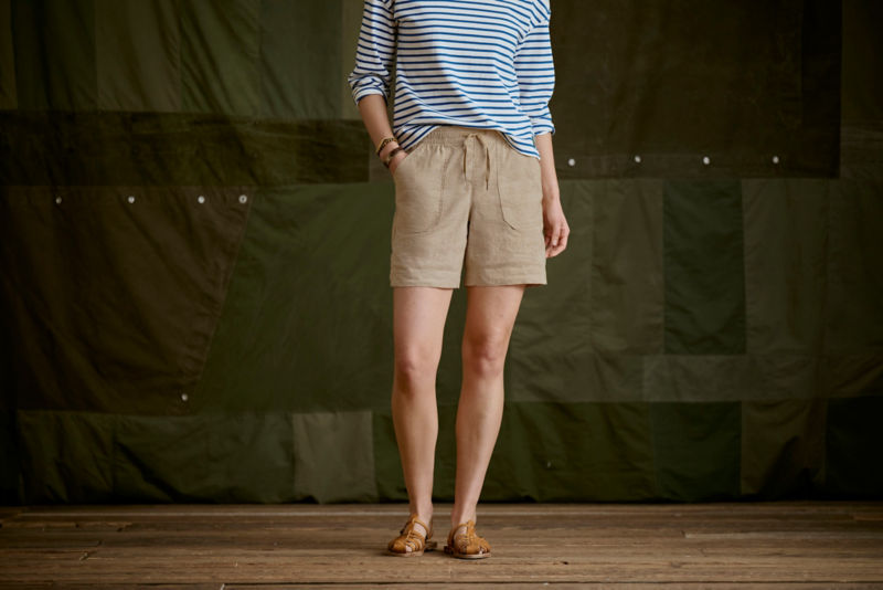 Explorer Performance Linen 7" Shorts - OLIVINE image number 1