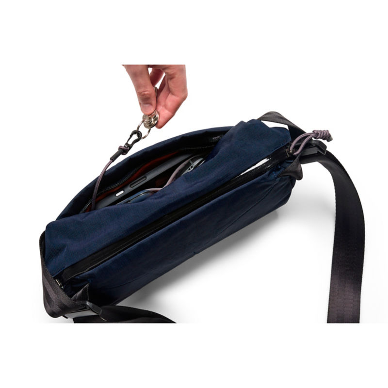 Bellroy Venture 6L Sling - NAVY/NIGHT SKY image number 4