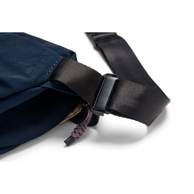 Bellroy Venture 6L Sling - NAVY/NIGHT SKY image number 6