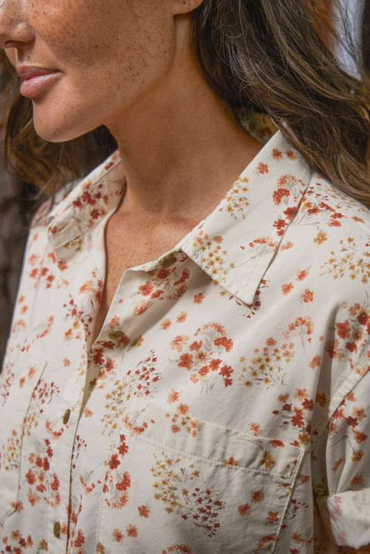 Classic Short-Sleeve Camp Shirt - SNOW FLOATING FLORAL image number 2