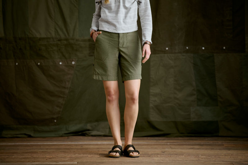 Women&rsquo;s 1856 Stretch Poplin 9" Utility Shorts - TARRAGON image number 3