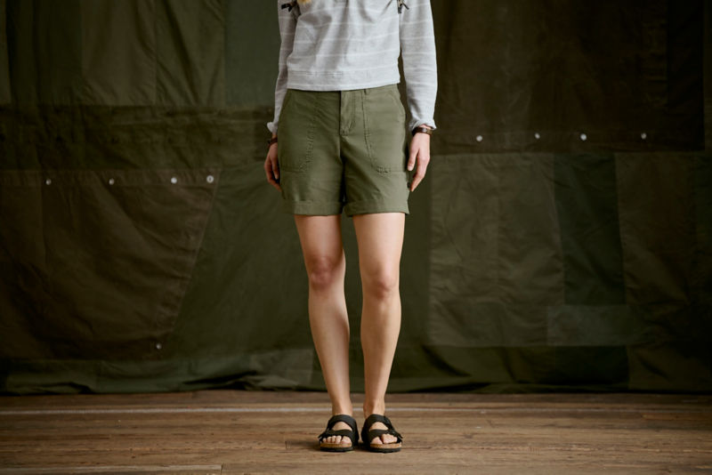 Women&rsquo;s 1856 Stretch Poplin 9" Utility Shorts - TARRAGON image number 5