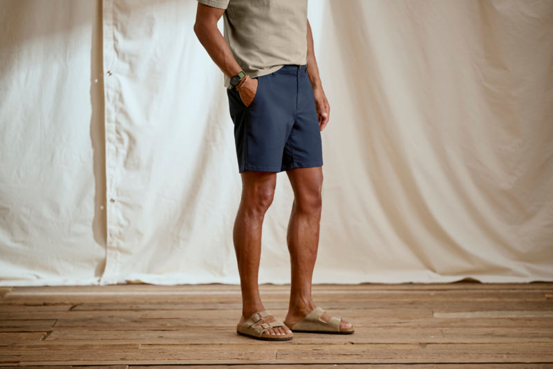 Men&rsquo;s 1856 Angler Chino 7" Shorts - TRUE NAVY image number 2
